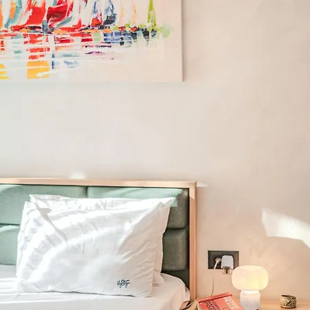 Costan Alezzi Infinity & Apartman