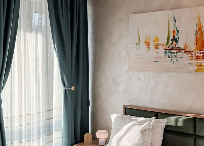 Costan Alezzi Infinity & Navodari