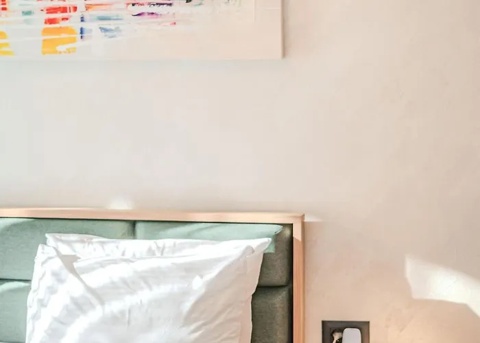 Costan Alezzi Infinity & Apartment